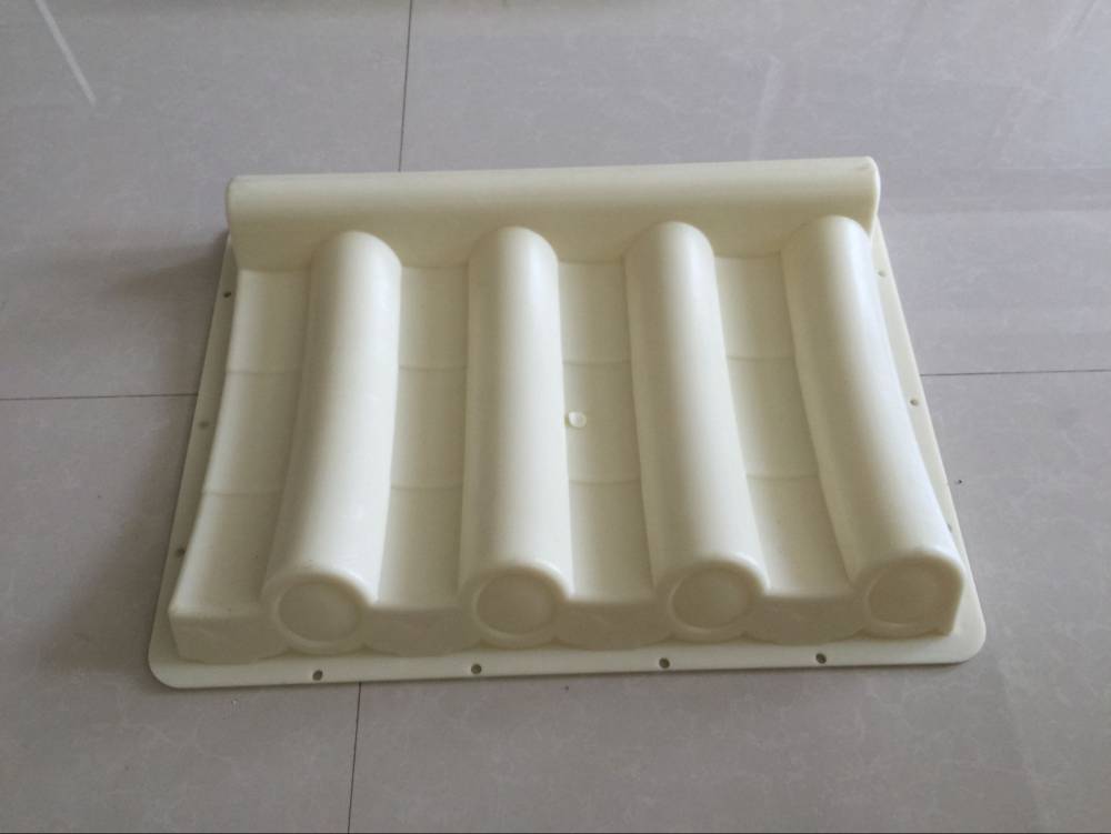 仿古结构与实用功能兼备 水泥围墙瓦模具与塑料化粪池的设计与选择